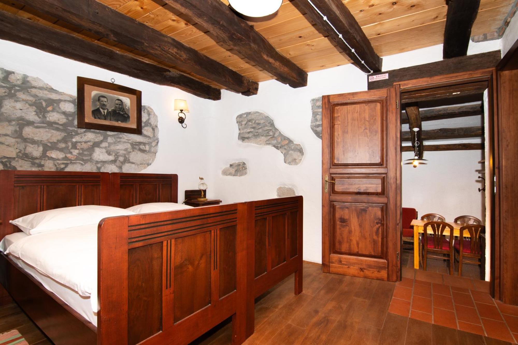 Apartments Valentinus 1800 Сезана Экстерьер фото